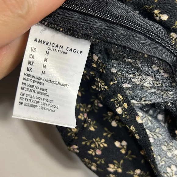 American Eagle Floral Romper - Medium - EUC - Picture 8 of 9